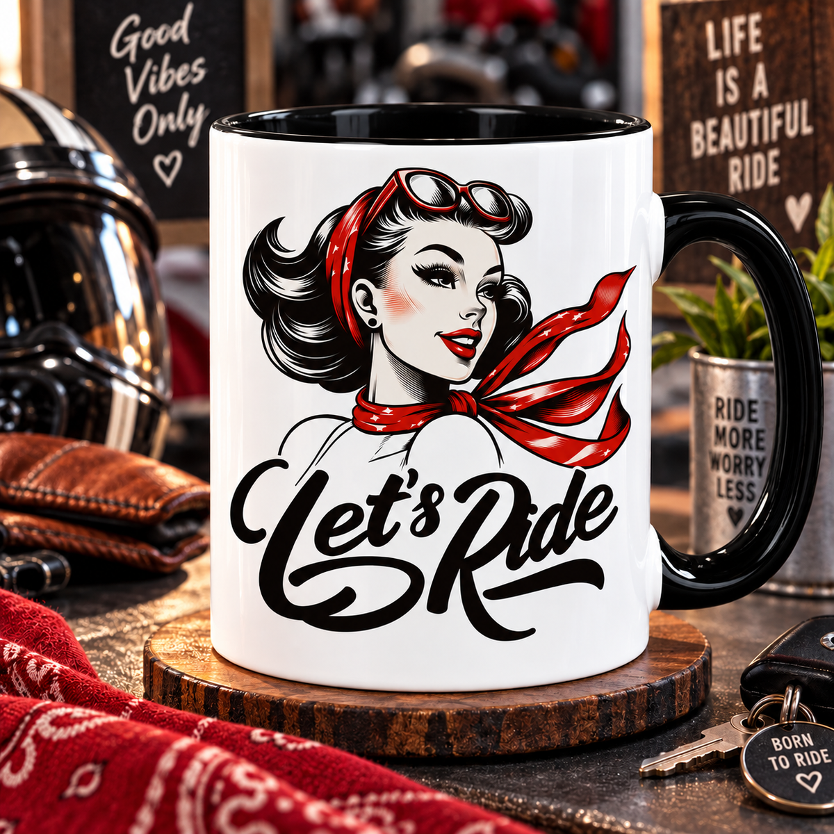 Mug Let's Ride anse et intérieur noirs, pin-up motarde rétro au foulard rouge